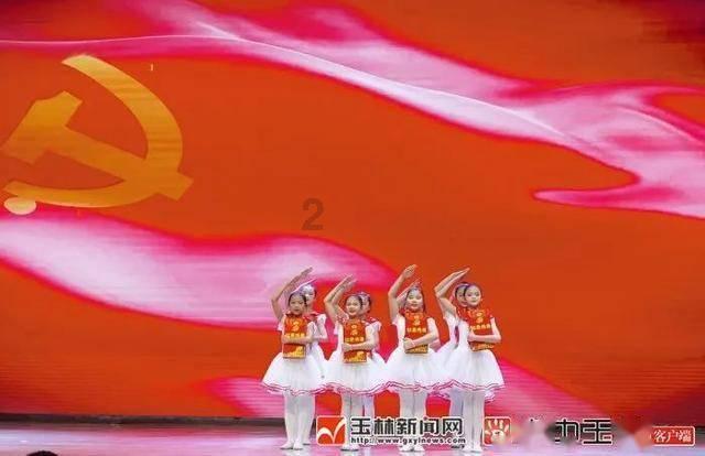华辰装备(300809.SZ)：在厂区建设的分布式光伏发电项目产生的电量主要用于自用