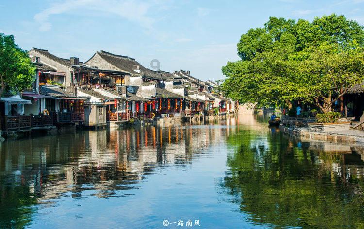 逃出足球场